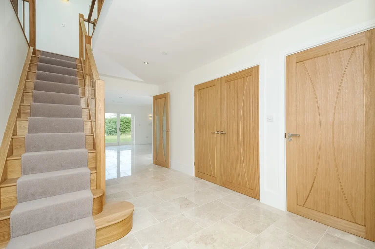 005_80-West-Hill_Entrance-Hall