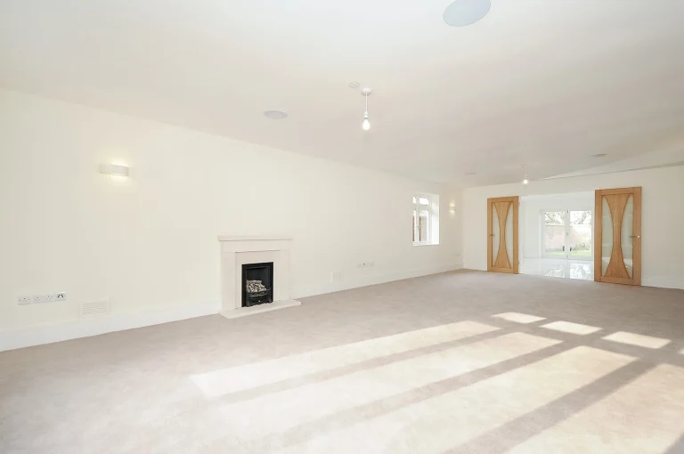 007_80-West-Hill_Lounge